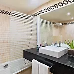 Готель H10 Conquistador 4*