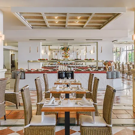 Готель H10 Conquistador 4*