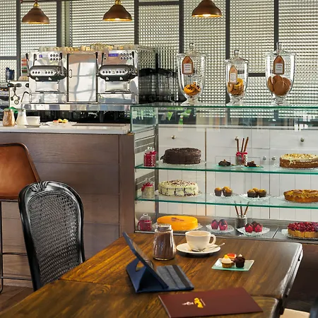 H10征服者酒店 4*