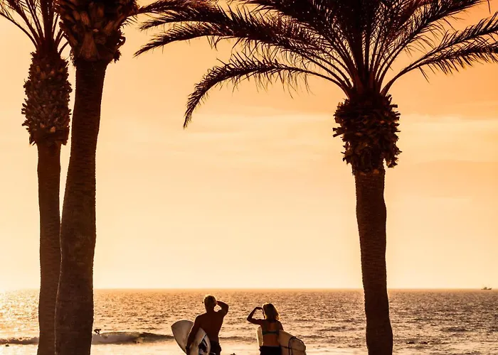 أتش10 كونكويستادور فندق